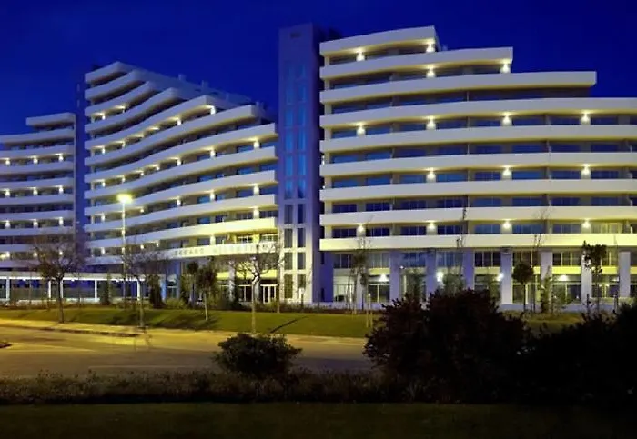 Ruby Red & Atlantic Blue In Oceano Atlantico * Portimão