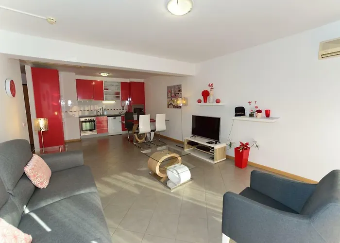 Ruby Red & Atlantic Blue In Oceano Atlantico Portimão